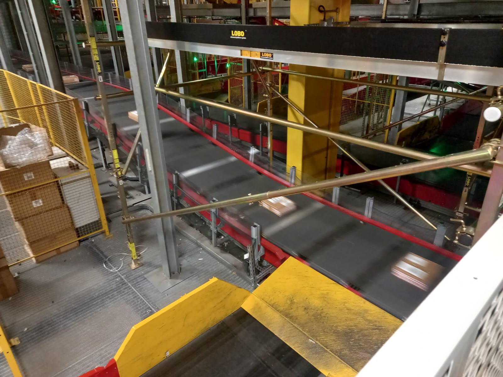 LOBO_DHL_Moving_Conveyor.jpg